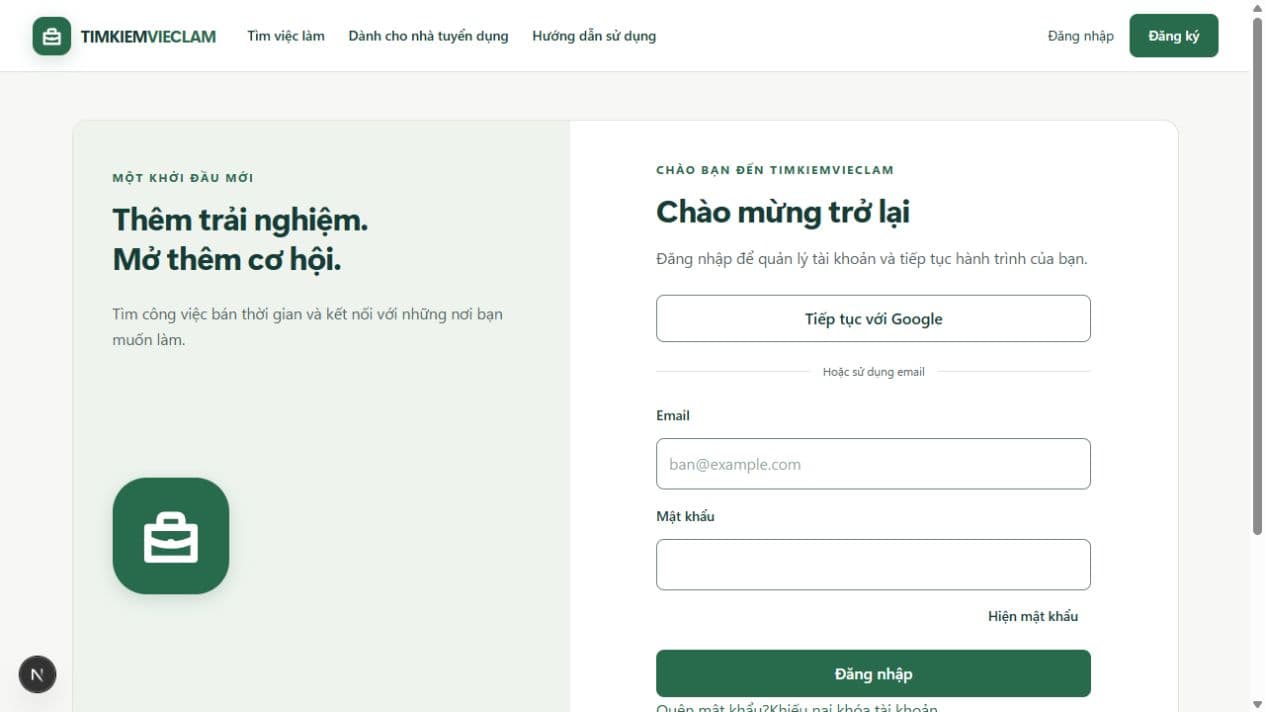 Màn hình đăng nhập bằng Google hoặc email.